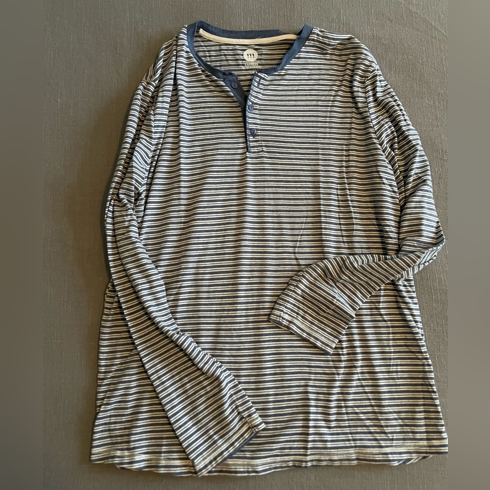 Express One Eleven Long Sleeve - Large